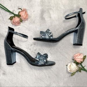 NWOT Kenneth Cole REACTION Blue Ruffle Sandal w/ Chunky Heel